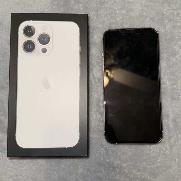 iPhone 13 Pro - Picture 2 of 4